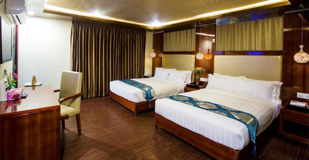 Hotel Noorjahan Grand Сілет Екстер'єр фото