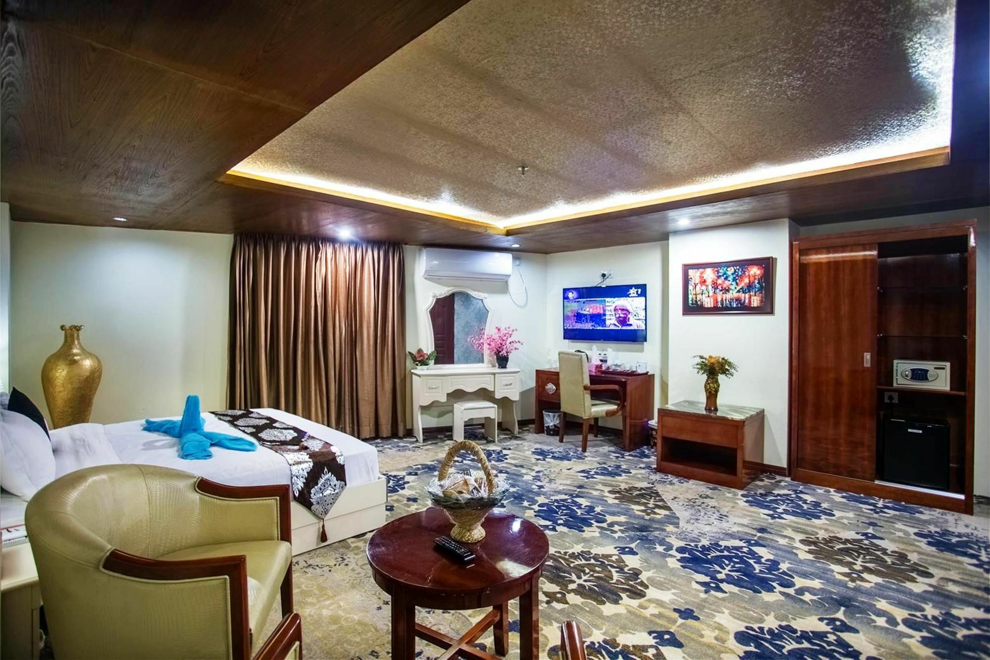 Hotel Noorjahan Grand Сілет Екстер'єр фото